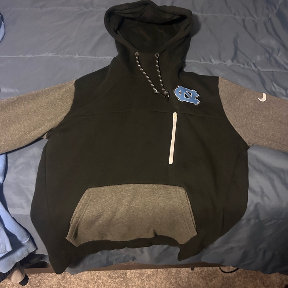 UNC Nike sweatshirt